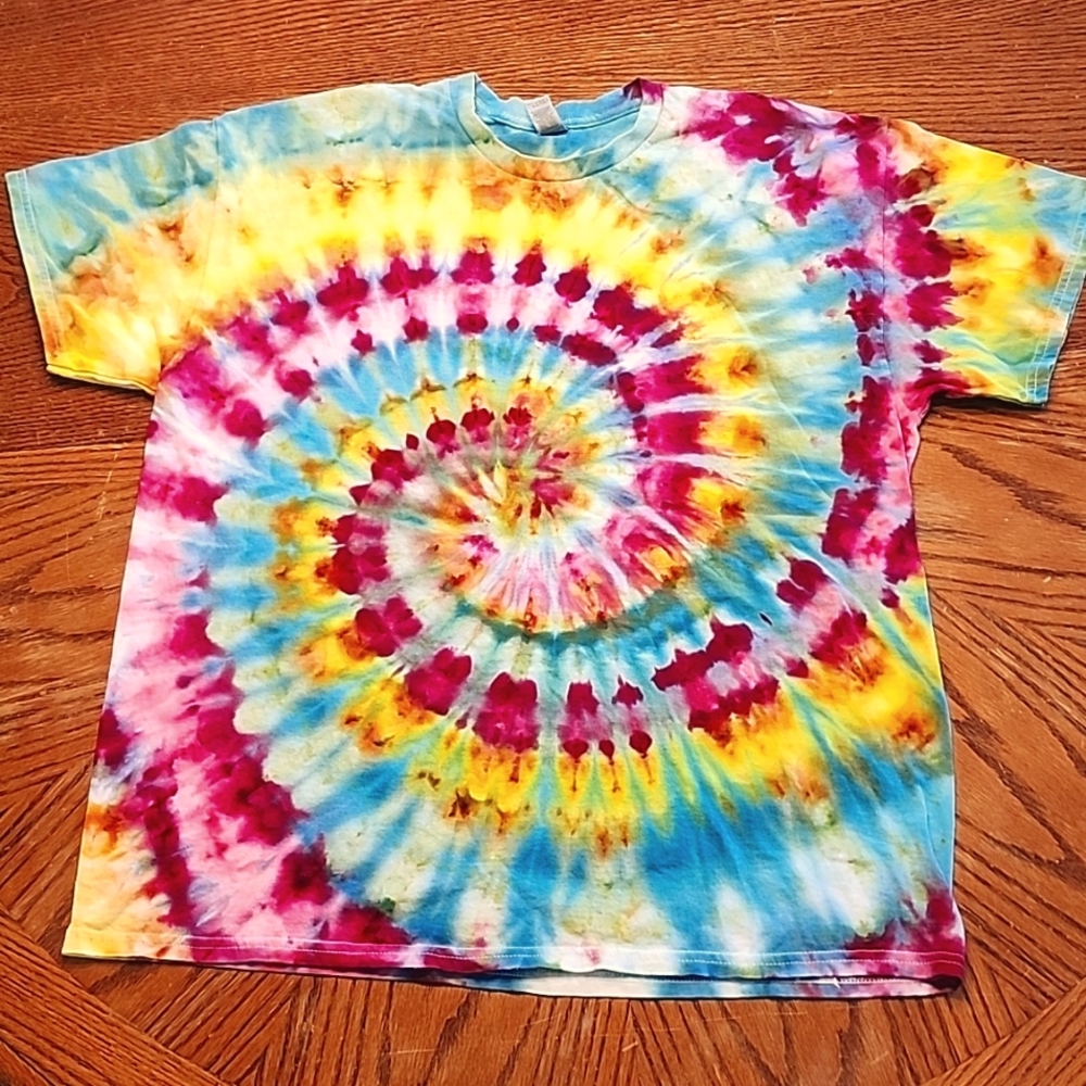 Mens/unisex T-shirt size XL, NEW